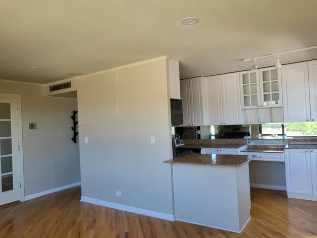 $2,450 | 525 West Aldine Avenue, Unit 602, Chicago, IL 60657