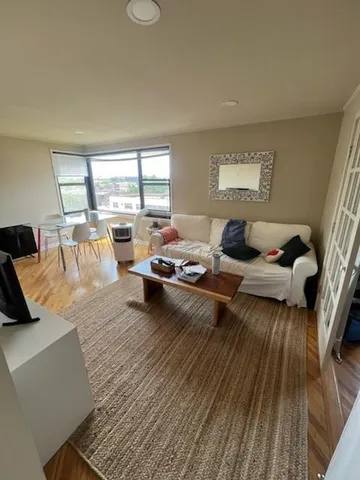 $2,450 | 525 West Aldine Avenue, Unit 602, Chicago, IL 60657