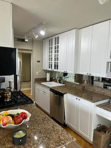 $2,450 | 525 West Aldine Avenue, Unit 602, Chicago, IL 60657