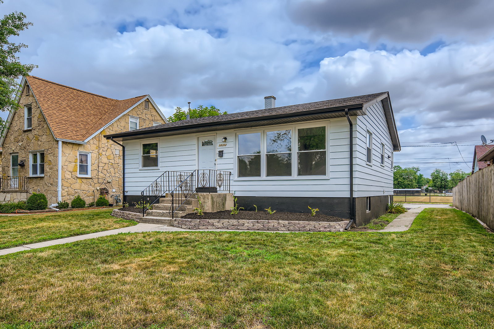 18353 Chicago Avenue Lansing, IL 60438 - Photo 2 of 28