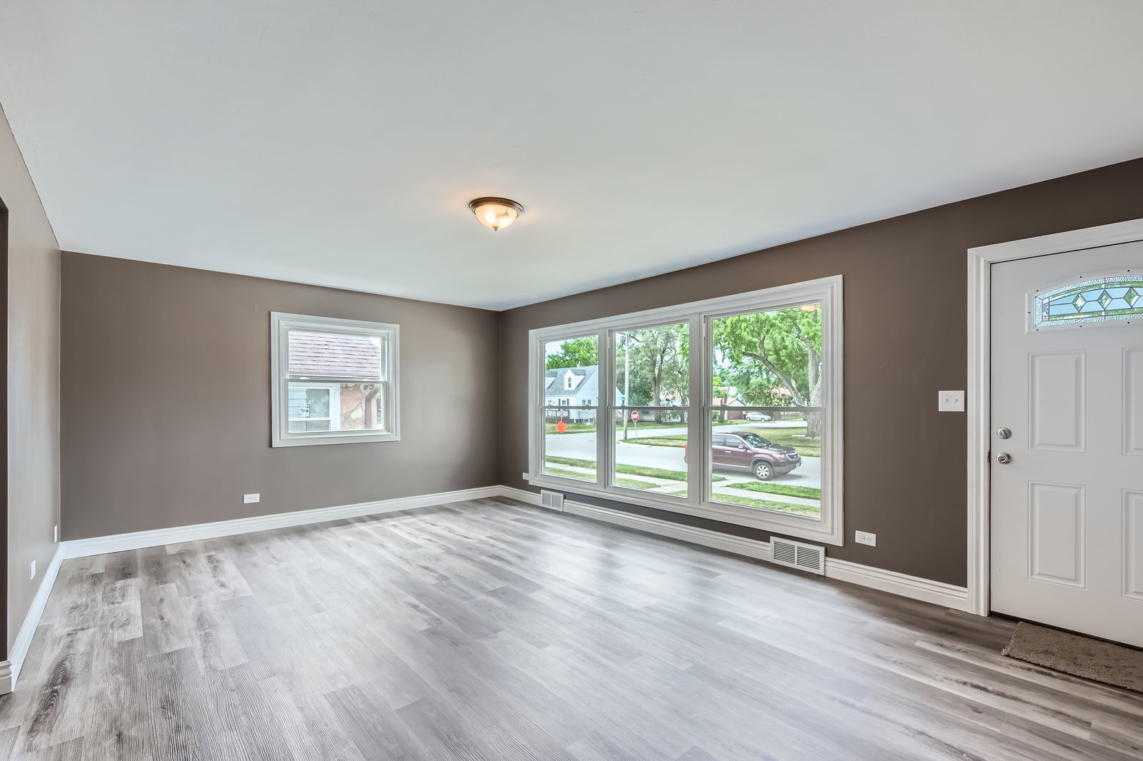 18353 Chicago Avenue Lansing, IL 60438 - Photo 3 of 28