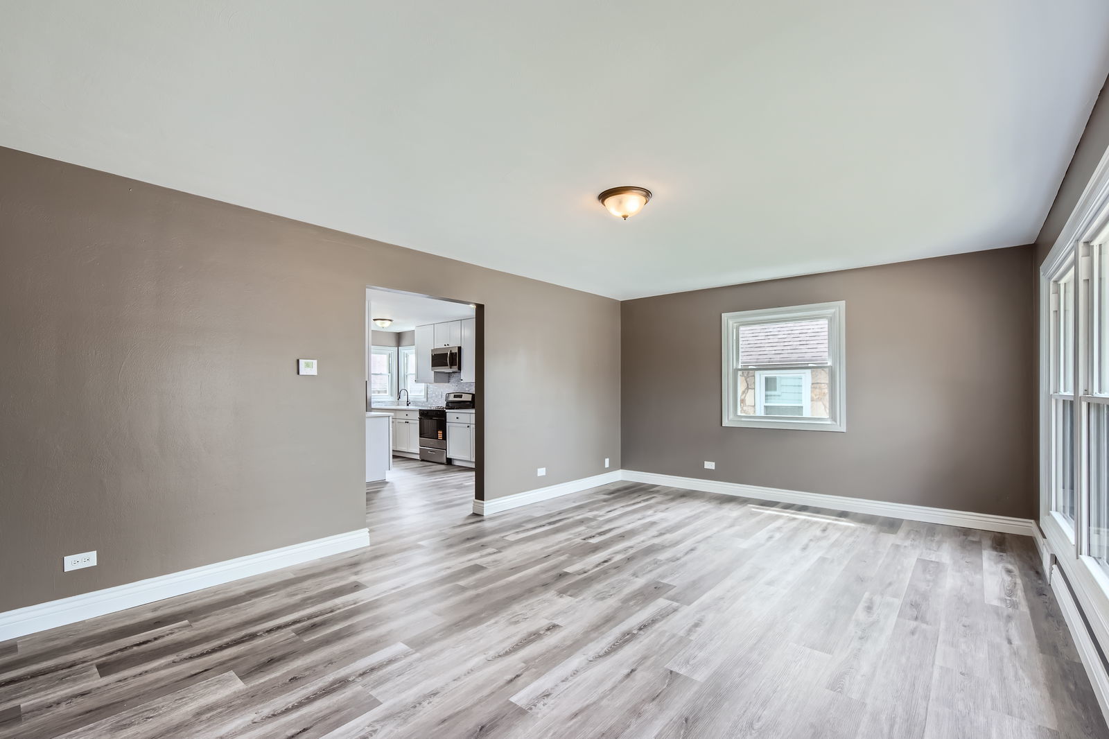 18353 Chicago Avenue Lansing, IL 60438 - Photo 4 of 28