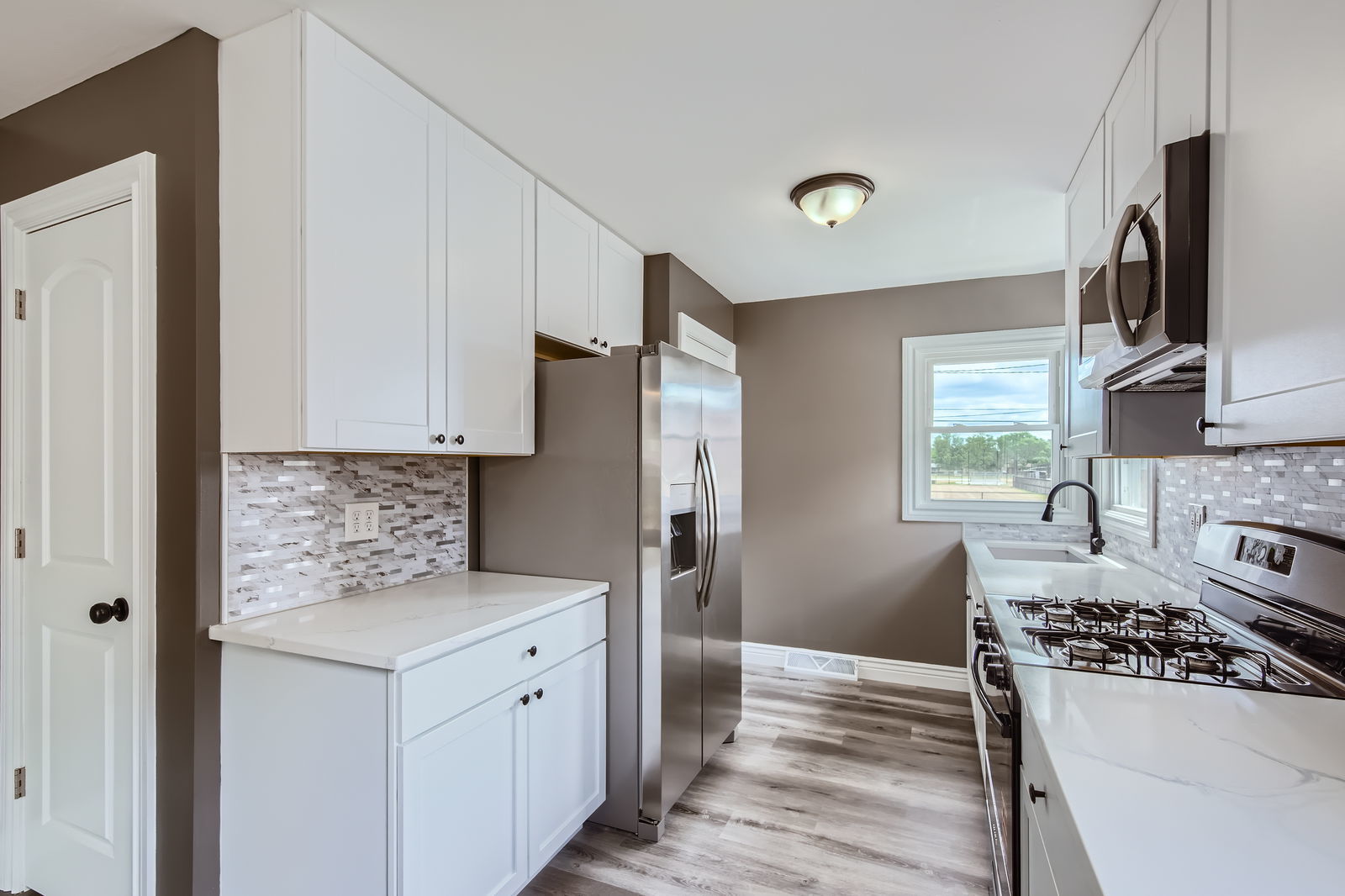 18353 Chicago Avenue Lansing, IL 60438 - Photo 7 of 28