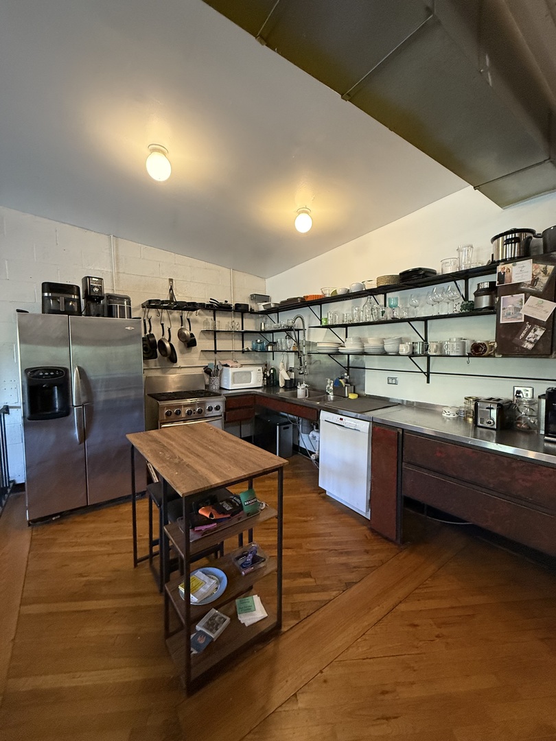 1111 West Randolph Street, Unit 2 Chicago, IL 60607 - Photo 4 of 24 Gallery Image 4
