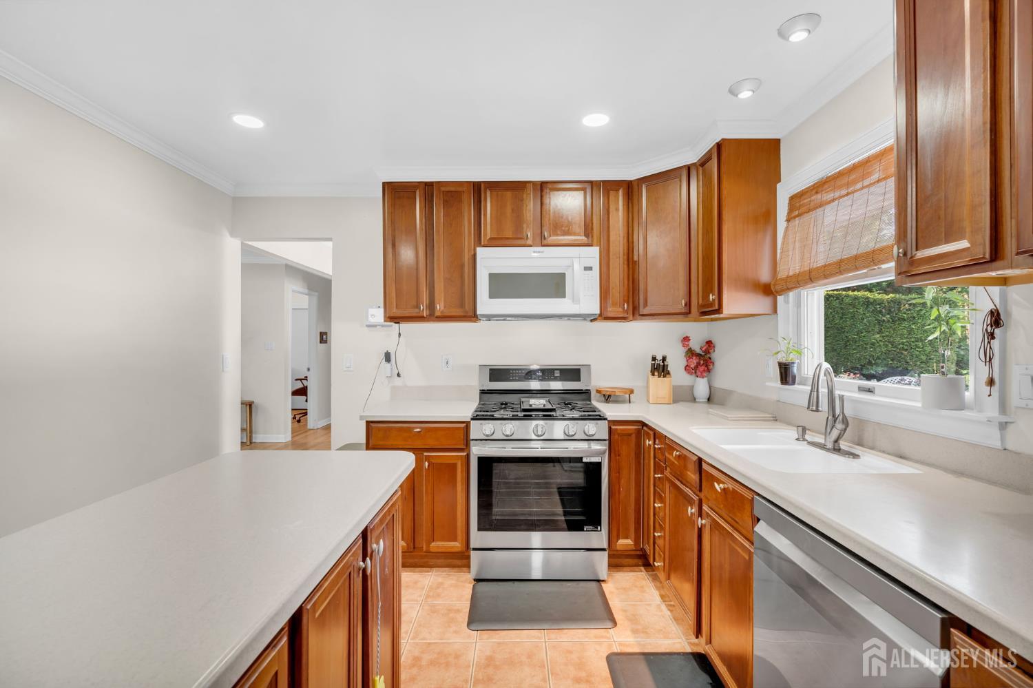 77 Michael Road Spotswood, NJ 08884 - Photo 8 of 26 Gallery Image 8