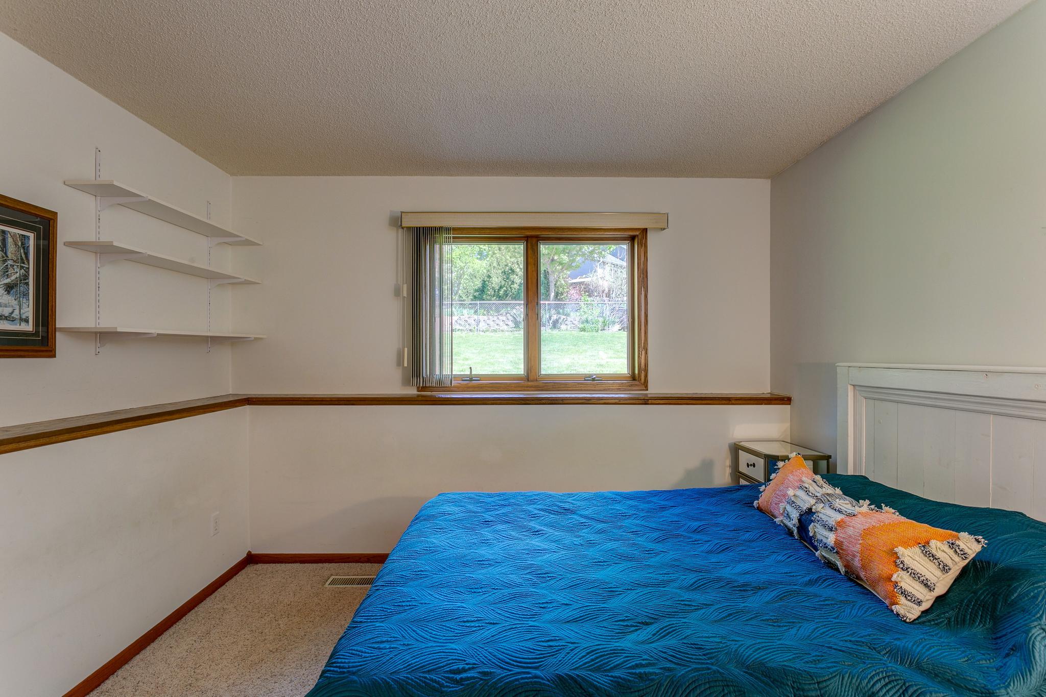 7488 Newbury Road Woodbury, MN 55125 - Photo 26 of 39