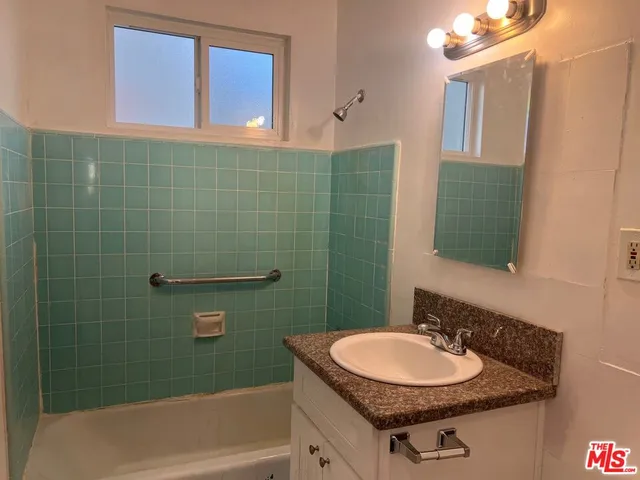 $2,195 | 2023 Reservoir Street, Los Angeles, CA 90026