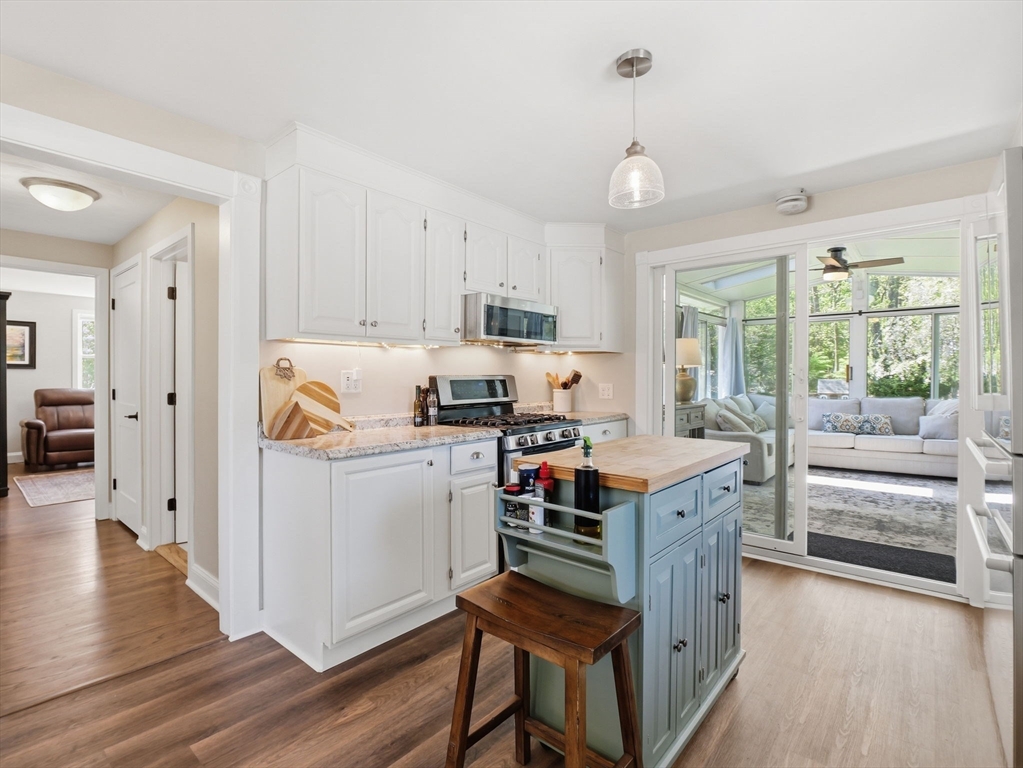 14 Walnut Road Chelmsford, MA 01824 - Photo 6 of 41