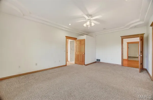 $575,000 | 2431 West Elm Street, Lebanon, MO 65536