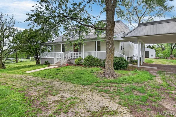 $575,000 | 2431 West Elm Street, Lebanon, MO 65536