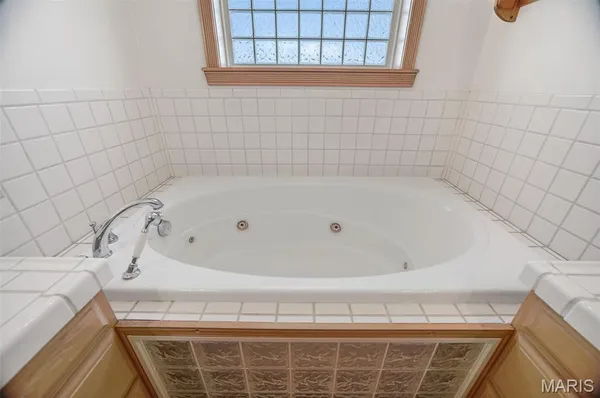 $575,000 | 2431 West Elm Street, Lebanon, MO 65536