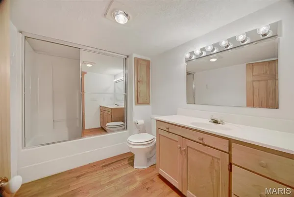 $575,000 | 2431 West Elm Street, Lebanon, MO 65536
