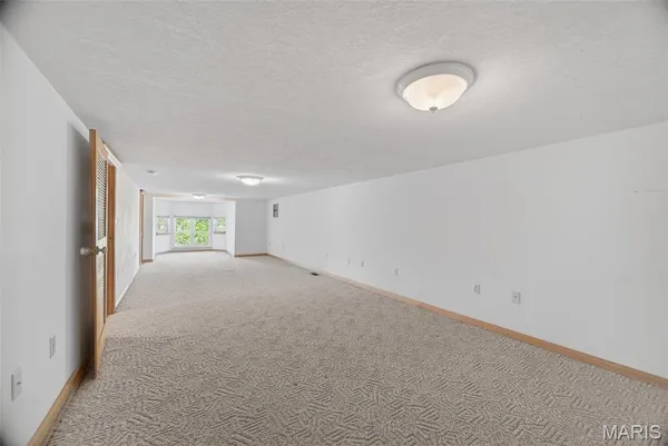 $575,000 | 2431 West Elm Street, Lebanon, MO 65536