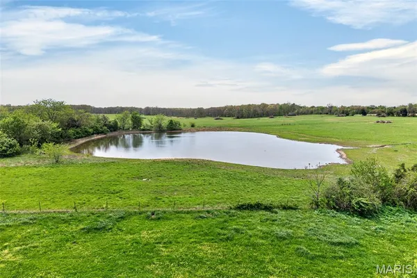 $575,000 | 2431 West Elm Street, Lebanon, MO 65536