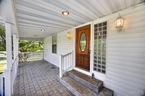$575,000 | 2431 West Elm Street, Lebanon, MO 65536