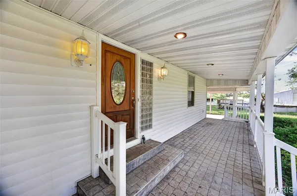 $575,000 | 2431 West Elm Street, Lebanon, MO 65536