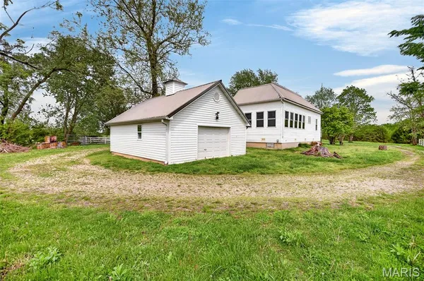 $575,000 | 2431 West Elm Street, Lebanon, MO 65536