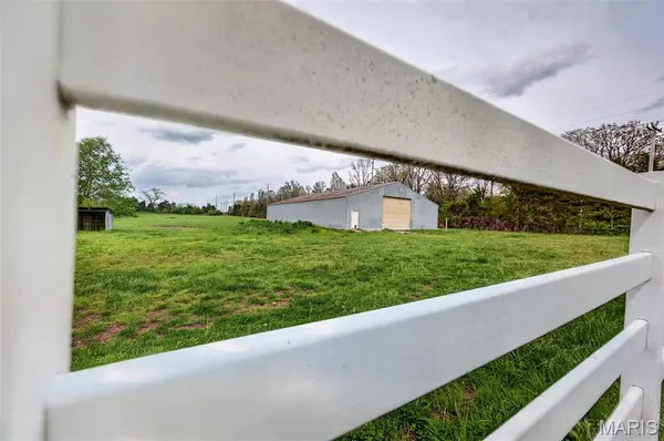 $575,000 | 2431 West Elm Street, Lebanon, MO 65536
