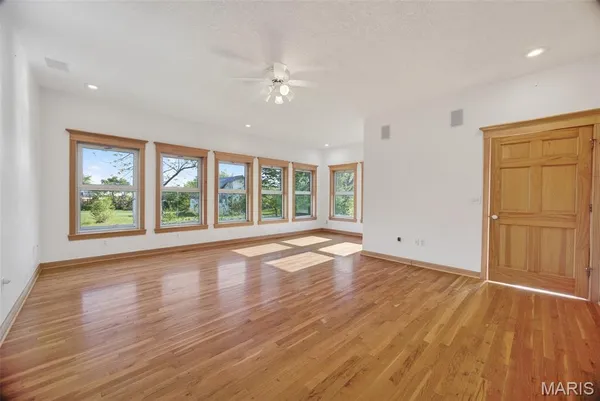 $575,000 | 2431 West Elm Street, Lebanon, MO 65536