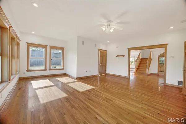 $575,000 | 2431 West Elm Street, Lebanon, MO 65536