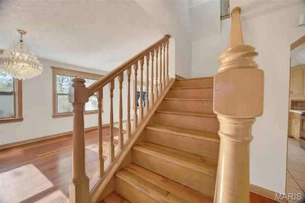 $575,000 | 2431 West Elm Street, Lebanon, MO 65536