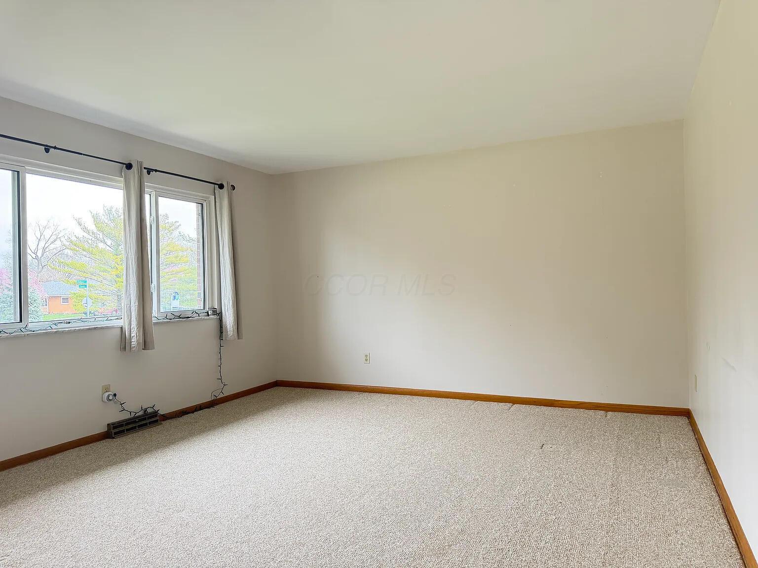 4979 Godown Road, Unit 4981 Columbus, OH 43220 - Photo 2 of 15 living room