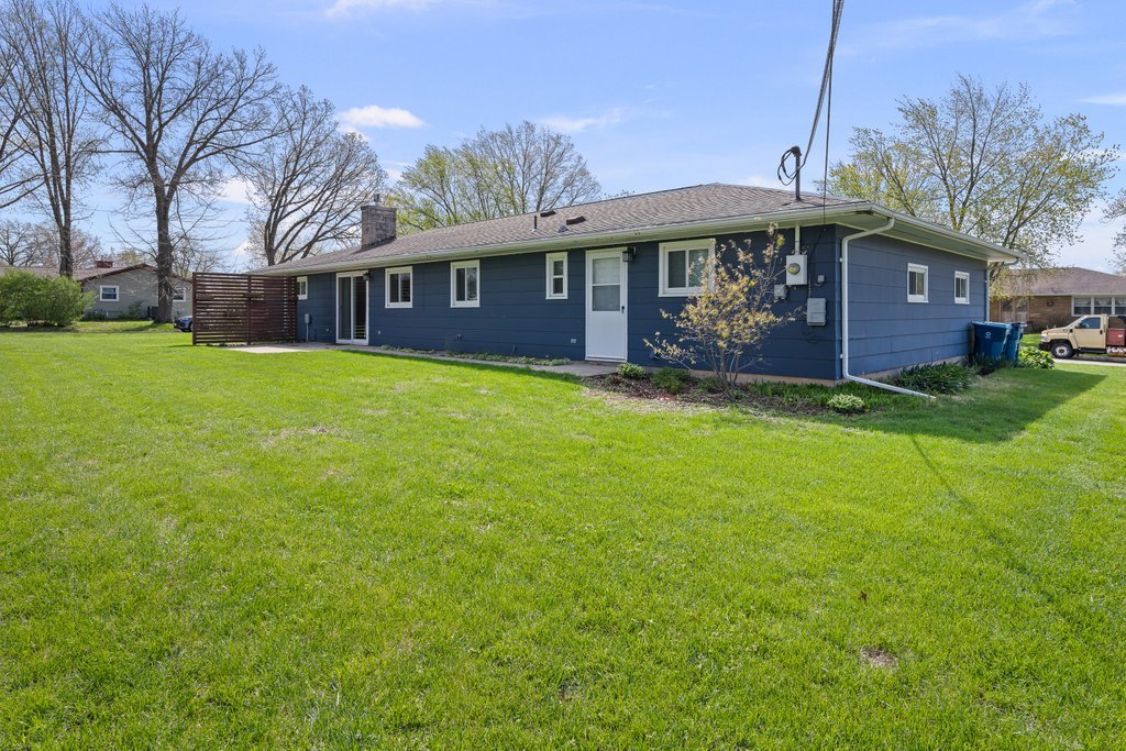 1104 3rd Street De Witt, IA 52742 - Photo 3 of 30