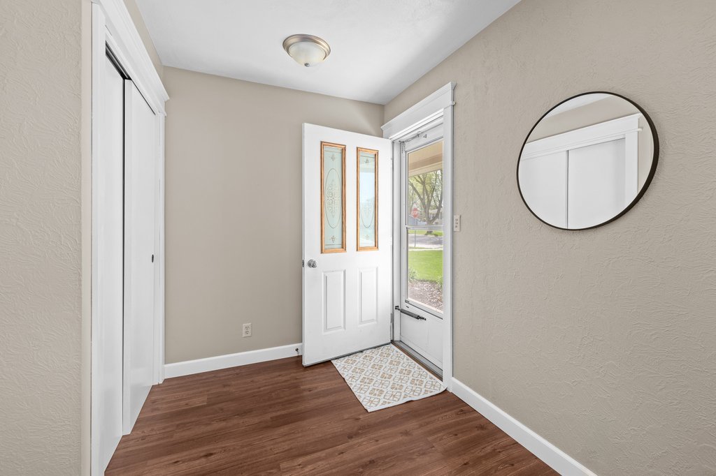 1104 3rd Street De Witt, IA 52742 - Photo 6 of 30