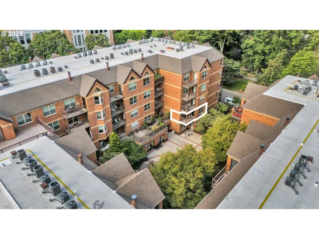 a picture of city view