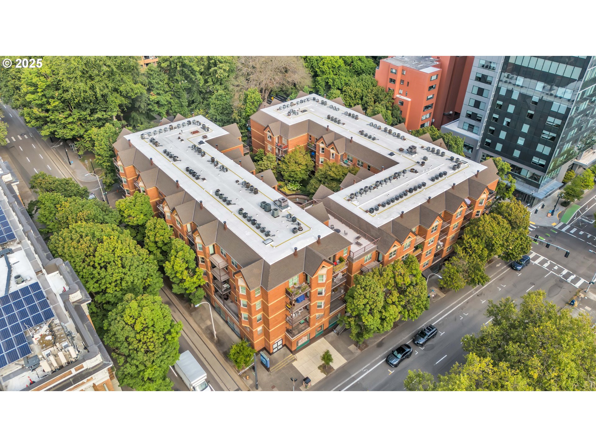 1500 Southwest Park Avenue, Unit 232 Portland, OR 97201 - Photo 4 of 40 a picture of a city view