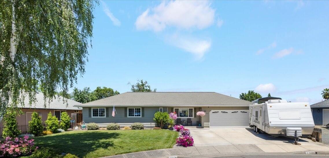 661 Prairie Court Central Point, OR 97502 - Photo 32 of 32 Cropped street view