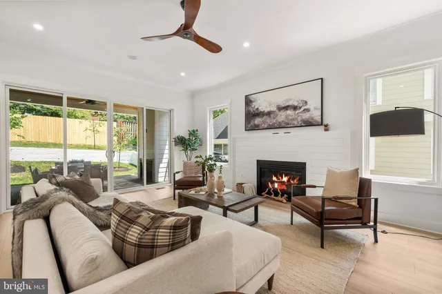 $2,875,000 | 1905 North Taylor Street, Arlington, VA 22207