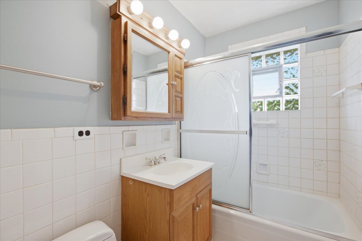 954 Shermer Road, Unit 15 Glenview, IL 60025 - Photo 10 of 15 Gallery Image 10