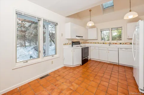 $875,000 | 65 Clarewood Drive, Unit 65, Hastings-on-Hudson, NY 10706