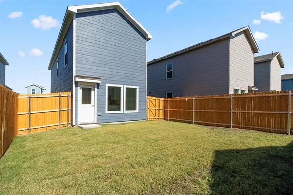 $1,600 | 917 Wood Stork Way, Princeton, TX 75407