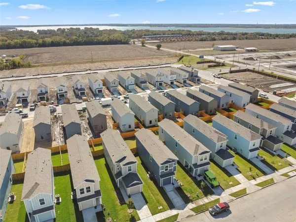 $1,600 | 917 Wood Stork Way, Princeton, TX 75407