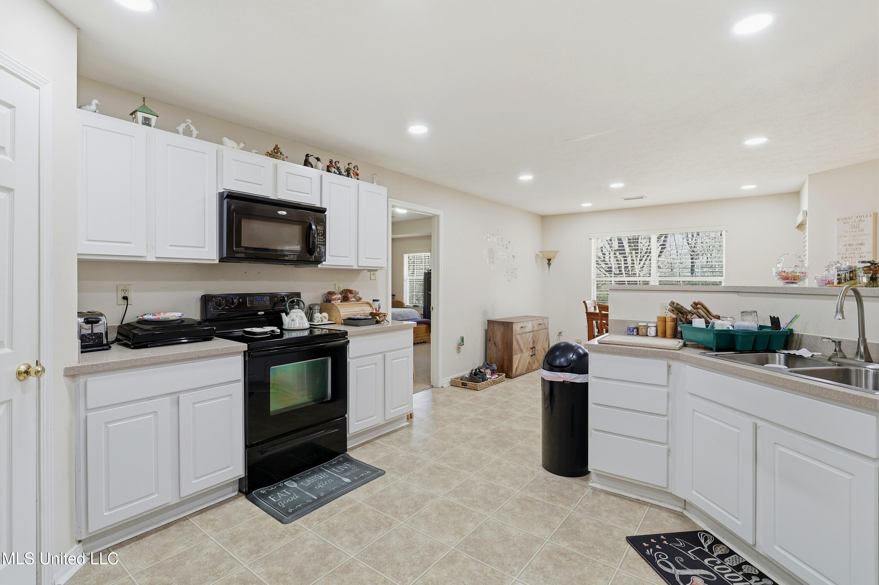 3945 Country Club Drive Jackson, MS 39213 - Photo 12 of 45 12-3945 Country Club Dr _ Home Tours MS