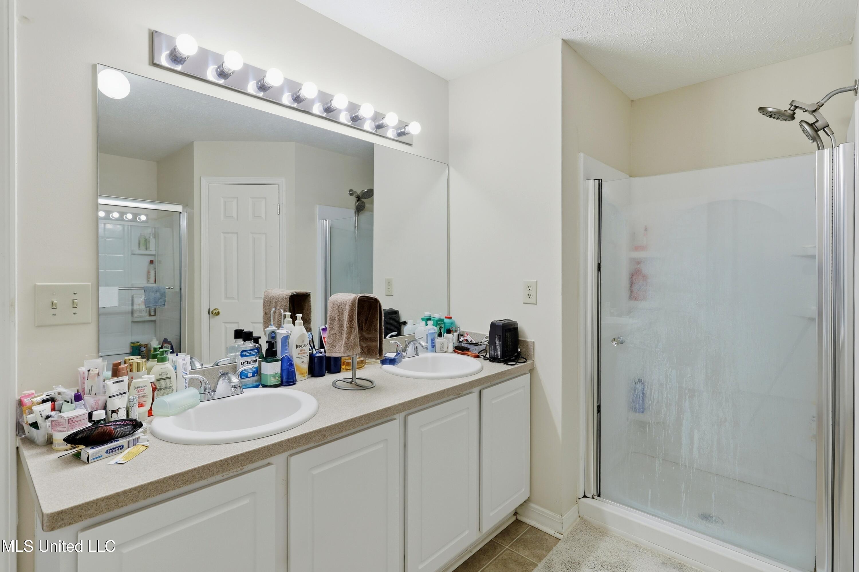 3945 Country Club Drive Jackson, MS 39213 - Photo 23 of 45 23-3945 Country Club Dr _ Home Tours MS