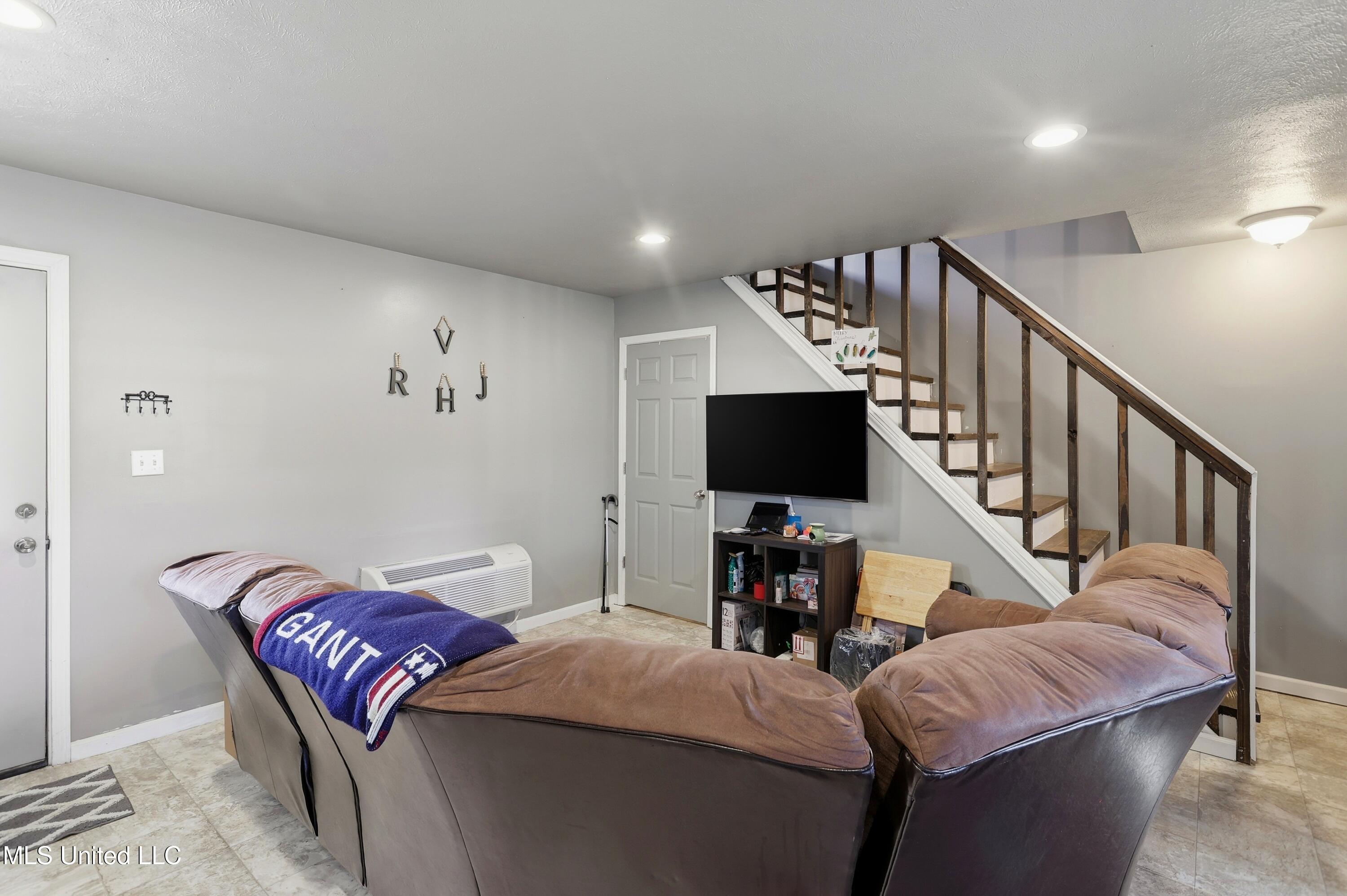 3945 Country Club Drive Jackson, MS 39213 - Photo 35 of 45 36-3945 Country Club Dr _ Home Tours MS