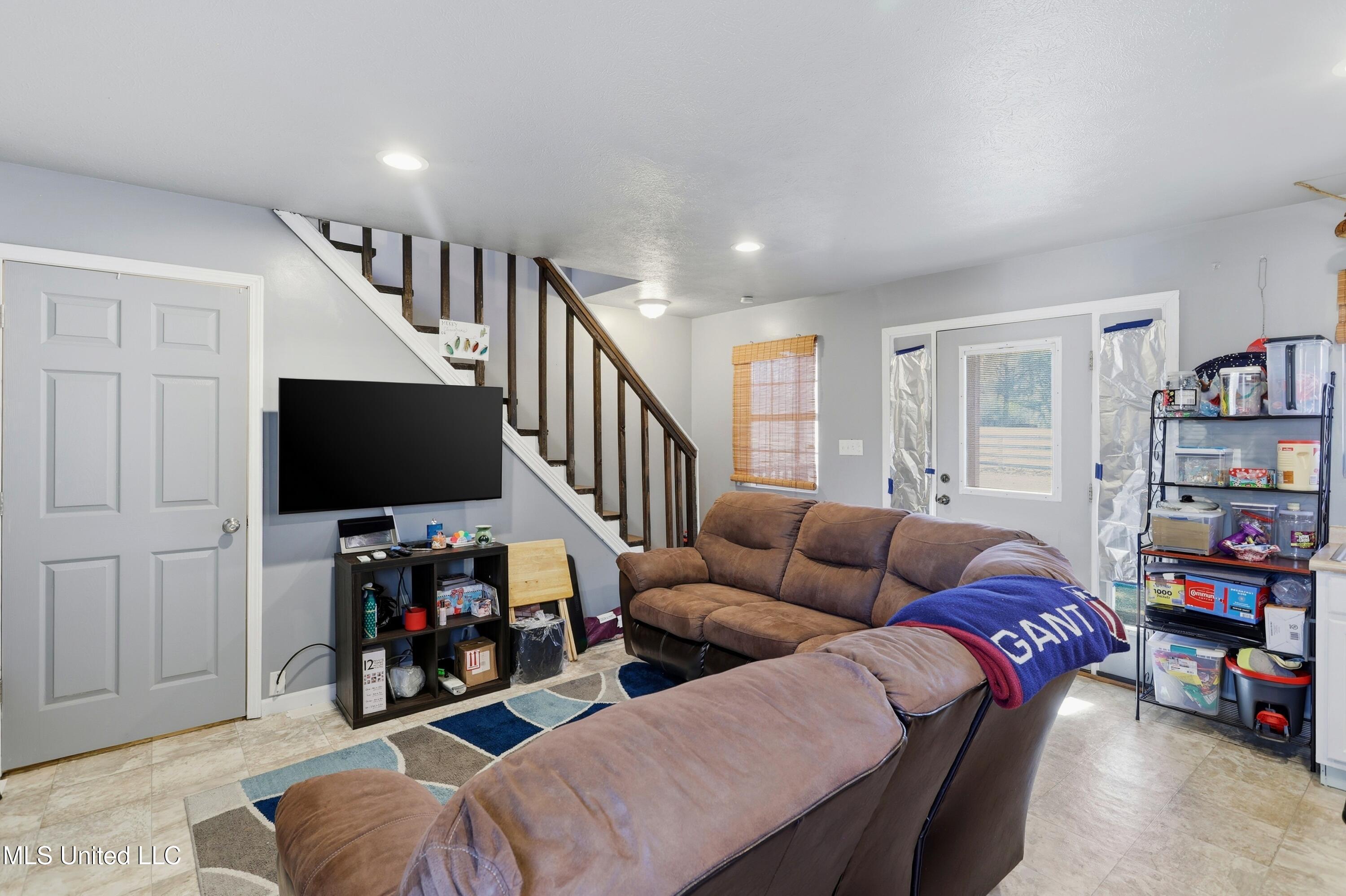 3945 Country Club Drive Jackson, MS 39213 - Photo 36 of 45 37-3945 Country Club Dr _ Home Tours MS