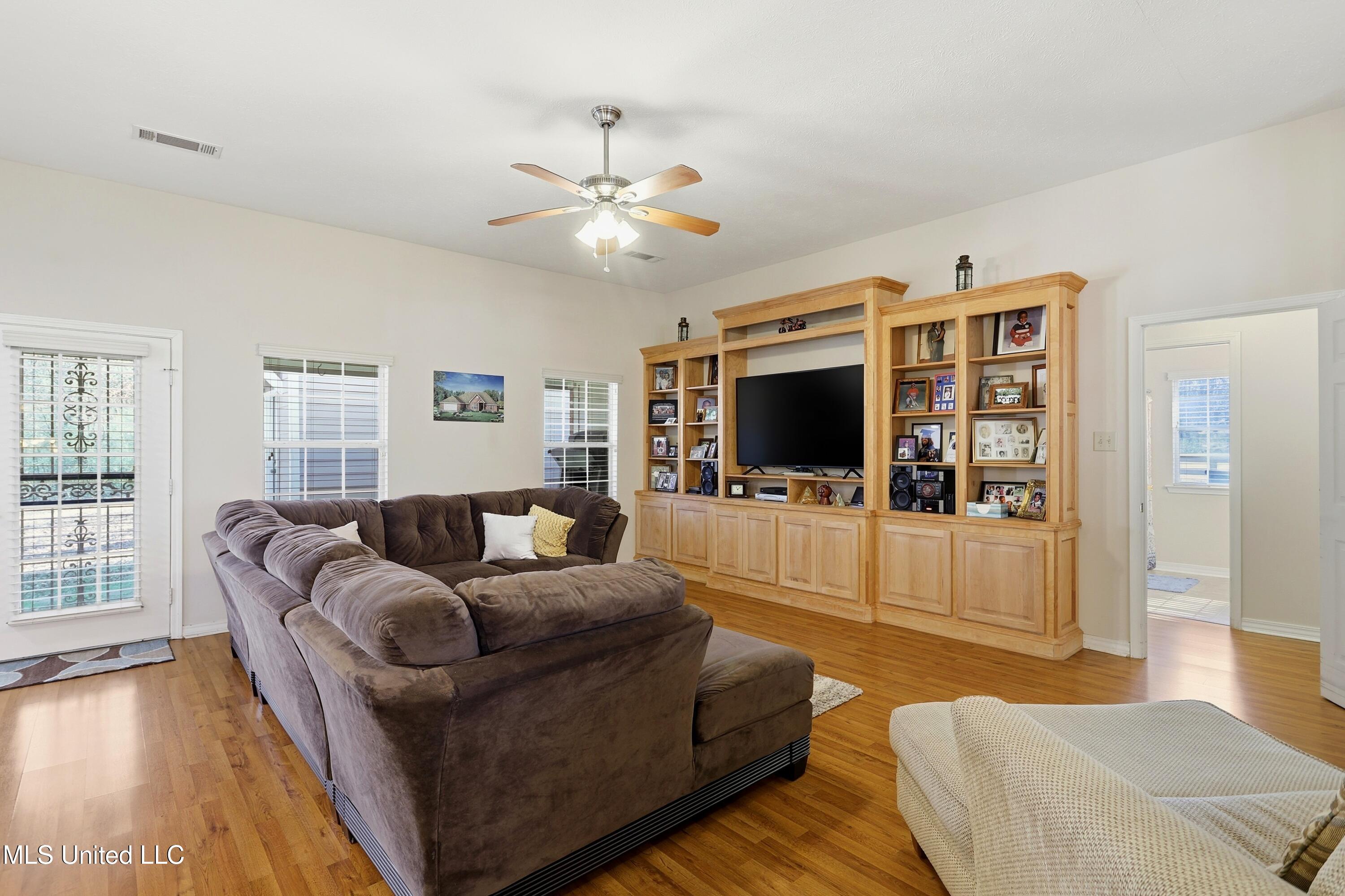 3945 Country Club Drive Jackson, MS 39213 - Photo 7 of 45 07-3945 Country Club Dr _ Home Tours MS