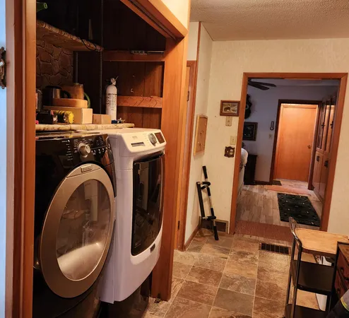 $175,000 | 3670 County Road 97, International Falls, MN 56649