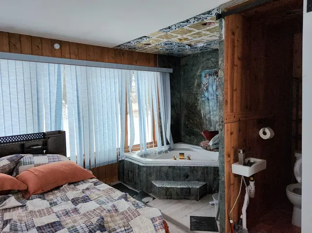 $180,000 | 3670 County Road 97, International Falls, MN 56649