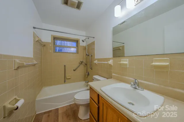 $599,000 | 410 Avena Road, Black Mountain, NC 28711