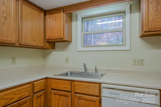 $599,000 | 410 Avena Road, Black Mountain, NC 28711