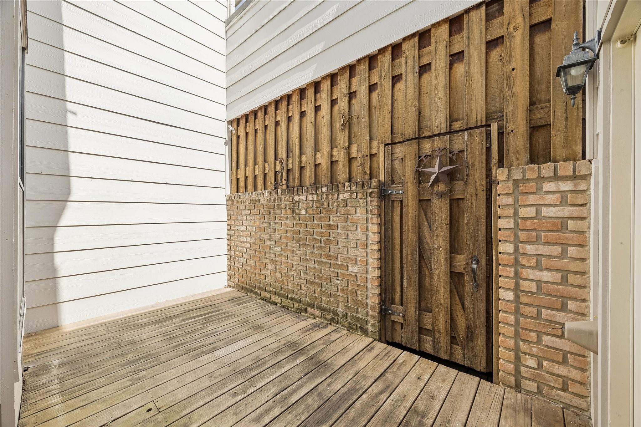 727 Bunker Hill Road, Unit 92 Houston, TX 77024 - Photo 40 of 50 FULLY FENCED BACK PATIO WITH AMPLE SPACE FOR SEATING AREA.