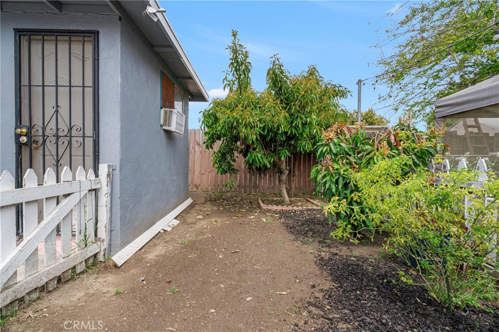 902 North Mayo Avenue Compton, CA 90221 - Photo 30 of 50