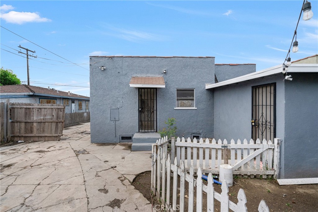 902 North Mayo Avenue Compton, CA 90221 - Photo 33 of 50