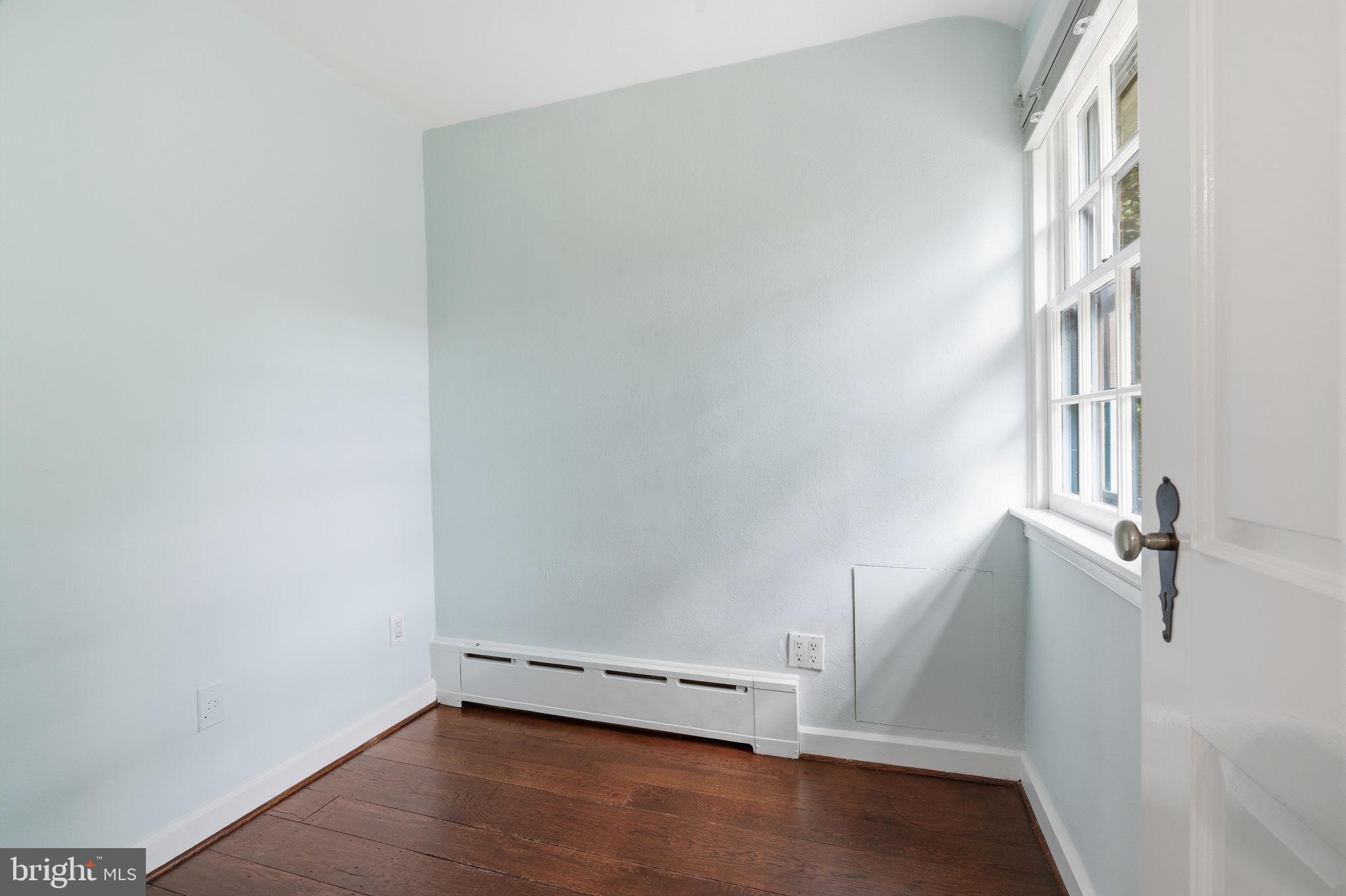 404 Old Farm Road Wyncote, PA 19095 - Photo 24 of 41 Bright and airy blank canvas space.