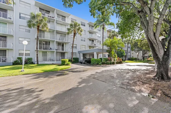 $1,500 | 470 Executive Center Drive, Unit 5K, West Palm Beach, FL 33401
